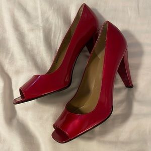 Stuart Weitzman Red Patent Leather Peep Toe Pumps Size 9 - Runs Small